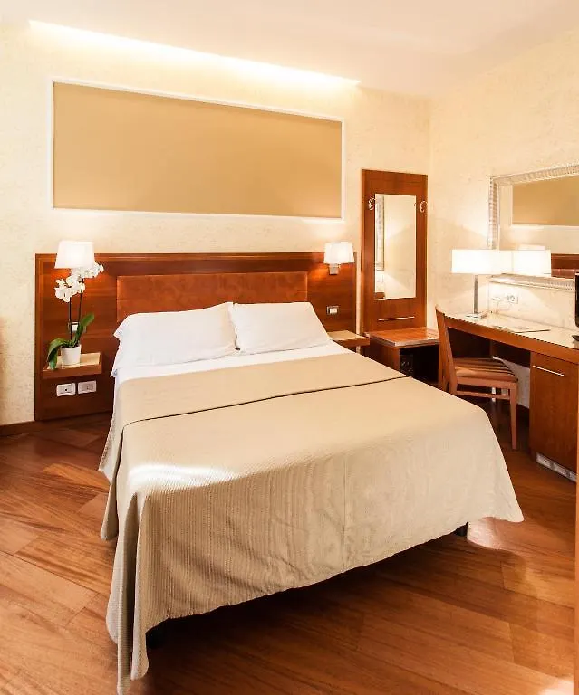 Hotel Madrid Rome 3*,